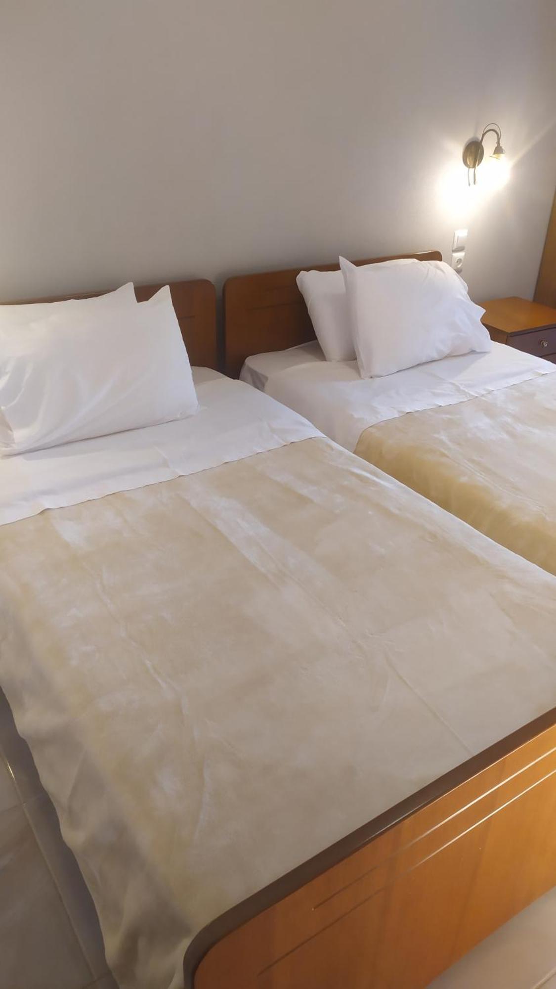 Smallhotel - Vevi Екстер'єр фото